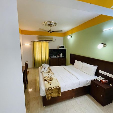 Hotel Signature Cochin Kochi Exterior photo