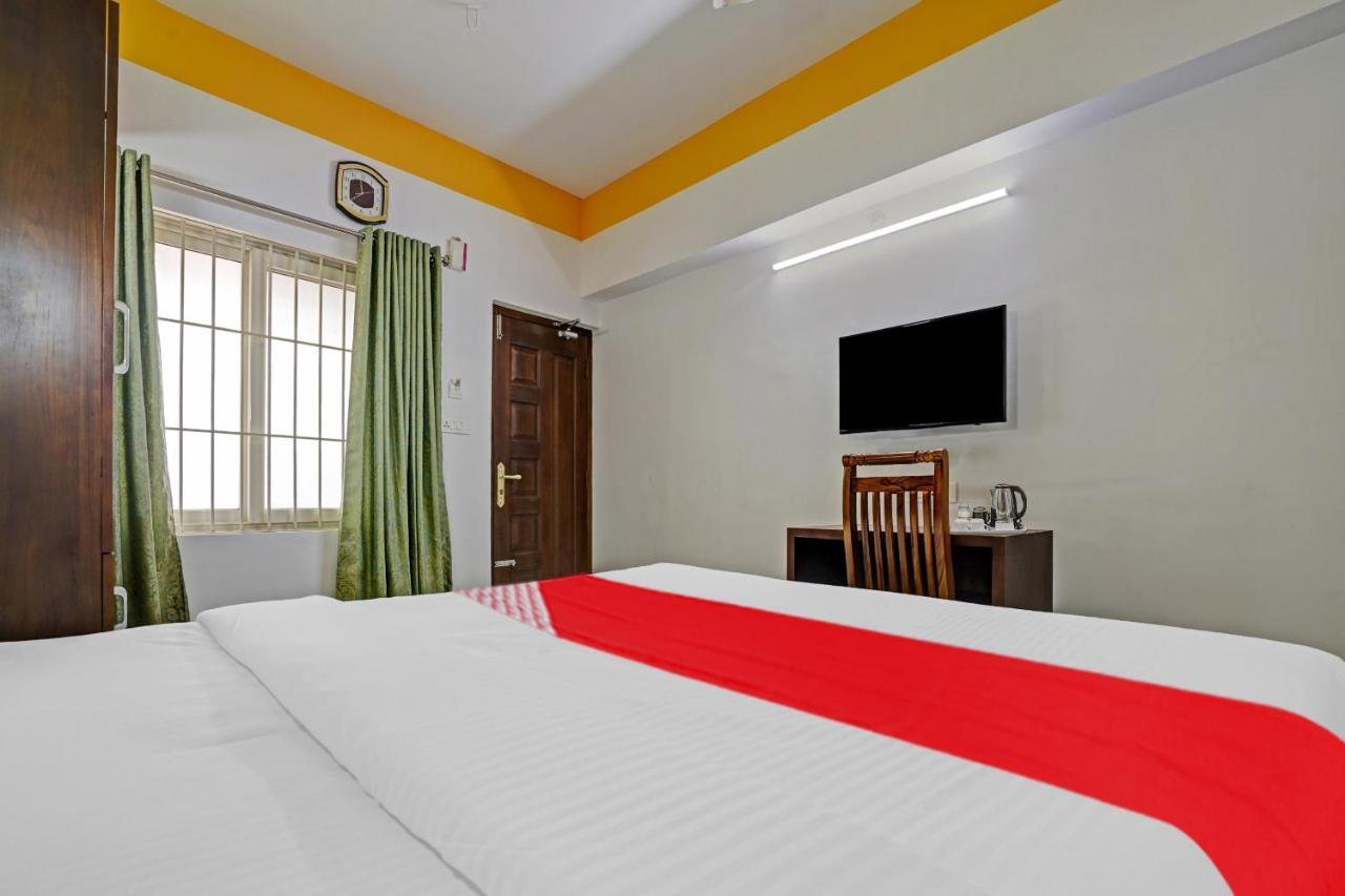 Hotel Signature Cochin Kochi Exterior photo