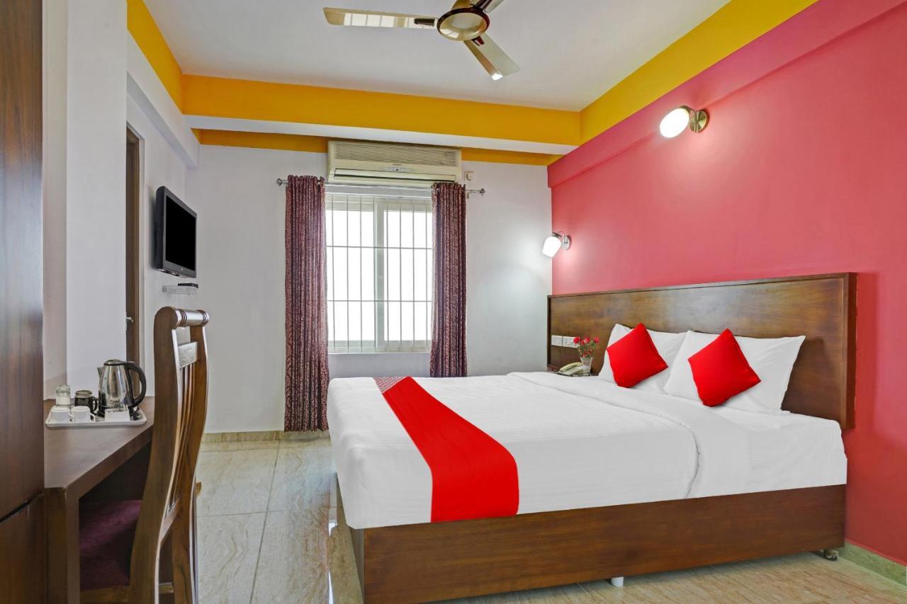 Hotel Signature Cochin Kochi Exterior photo