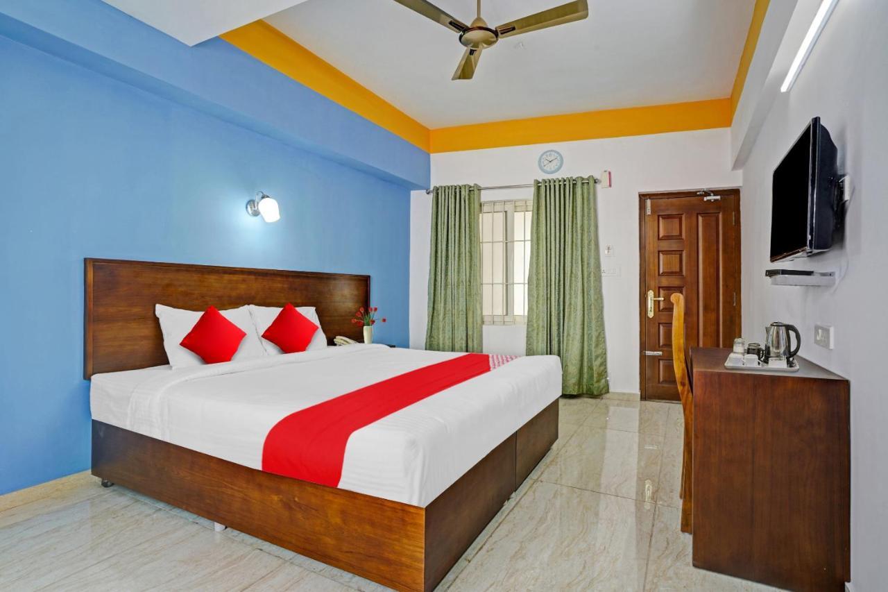 Hotel Signature Cochin Kochi Exterior photo