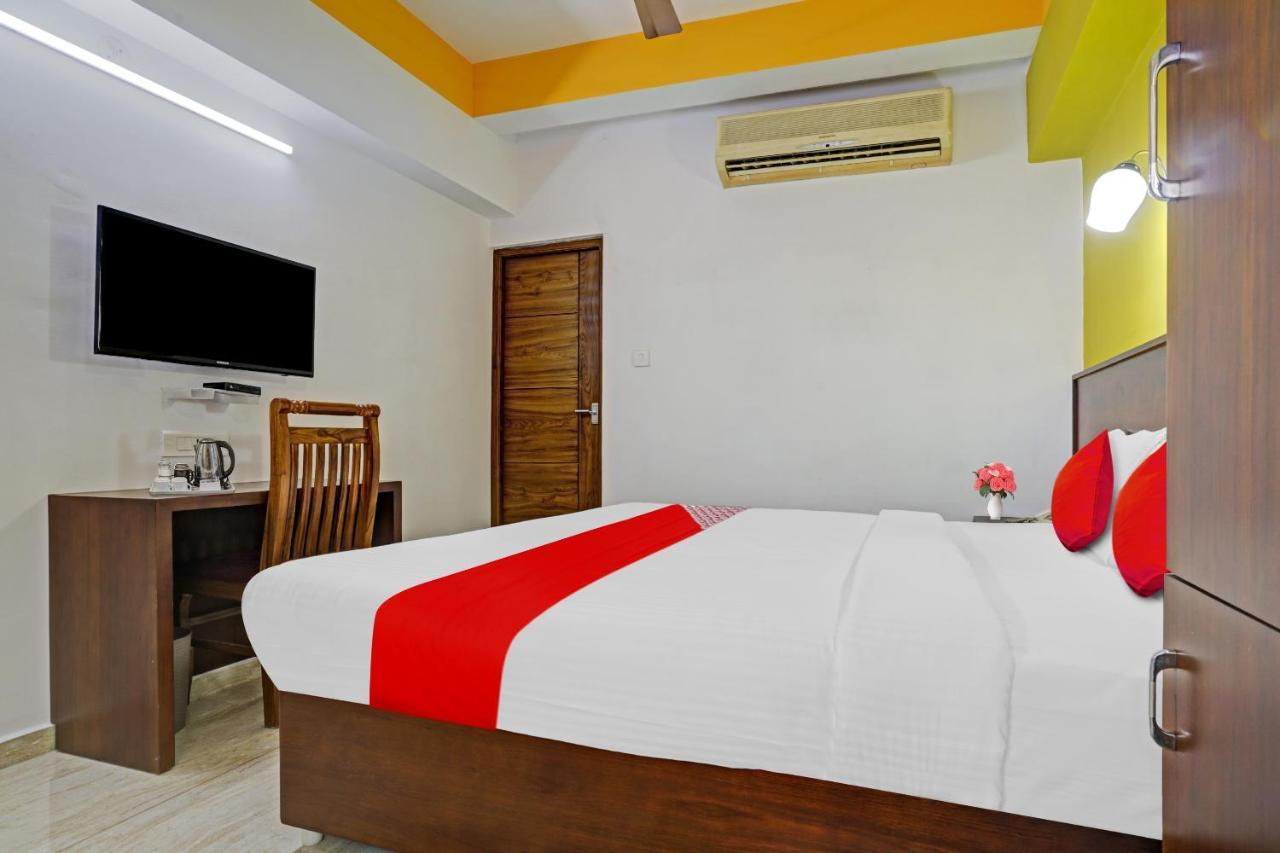 Hotel Signature Cochin Kochi Exterior photo
