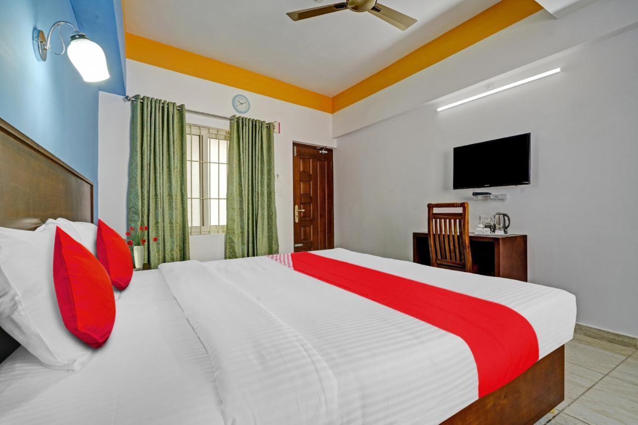 Hotel Signature Cochin Kochi Exterior photo