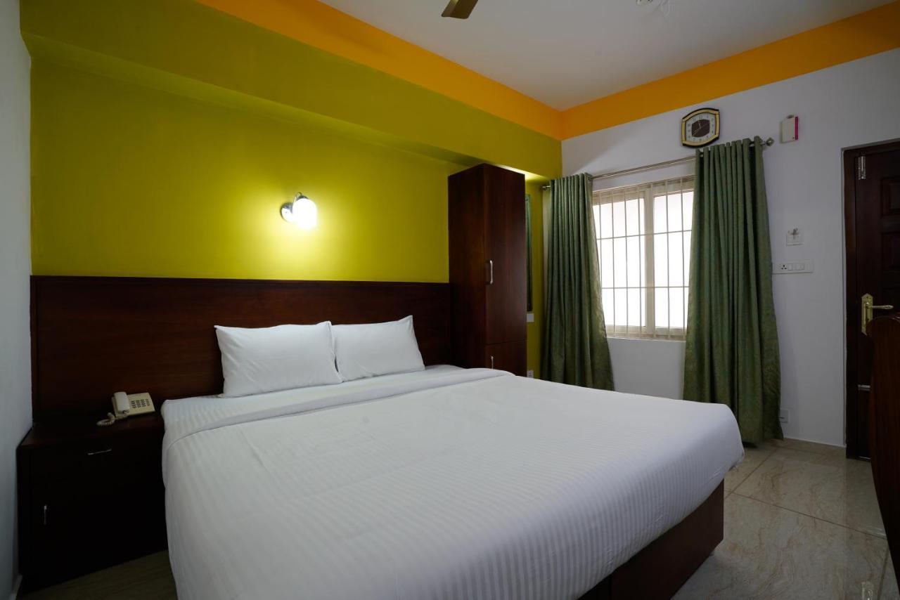 Hotel Signature Cochin Kochi Exterior photo