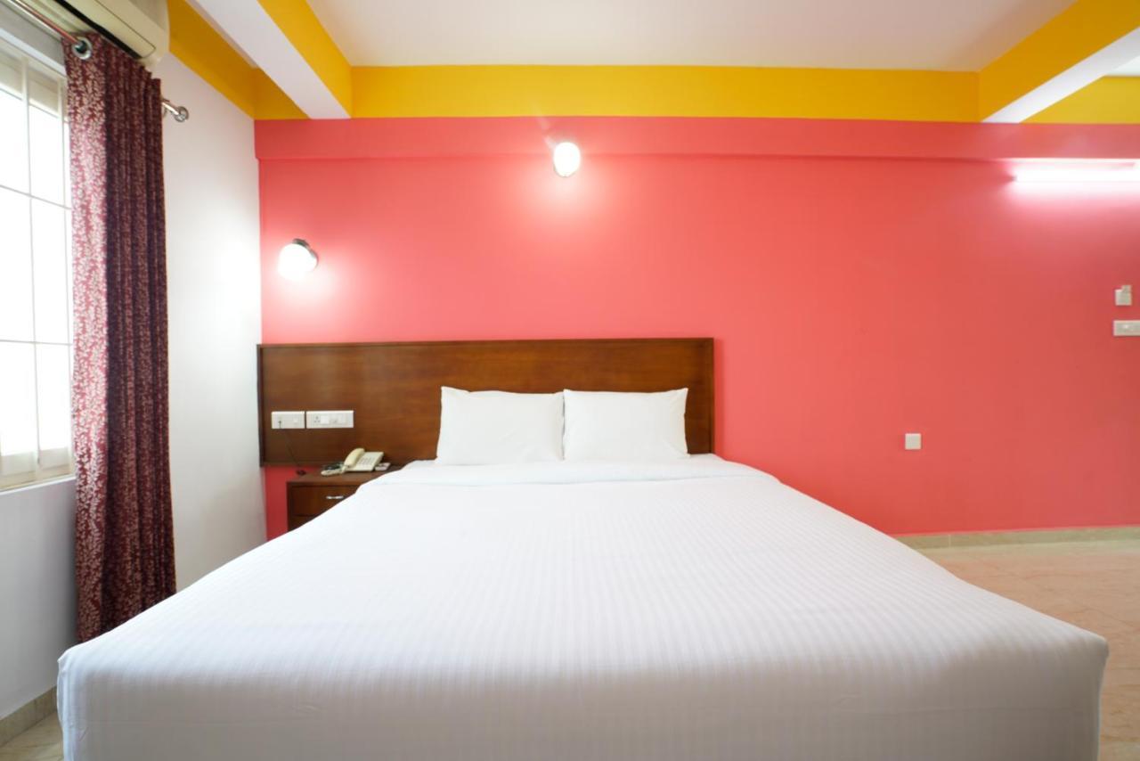 Hotel Signature Cochin Kochi Exterior photo