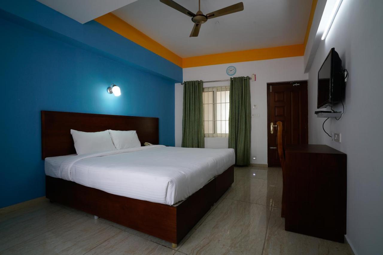 Hotel Signature Cochin Kochi Exterior photo