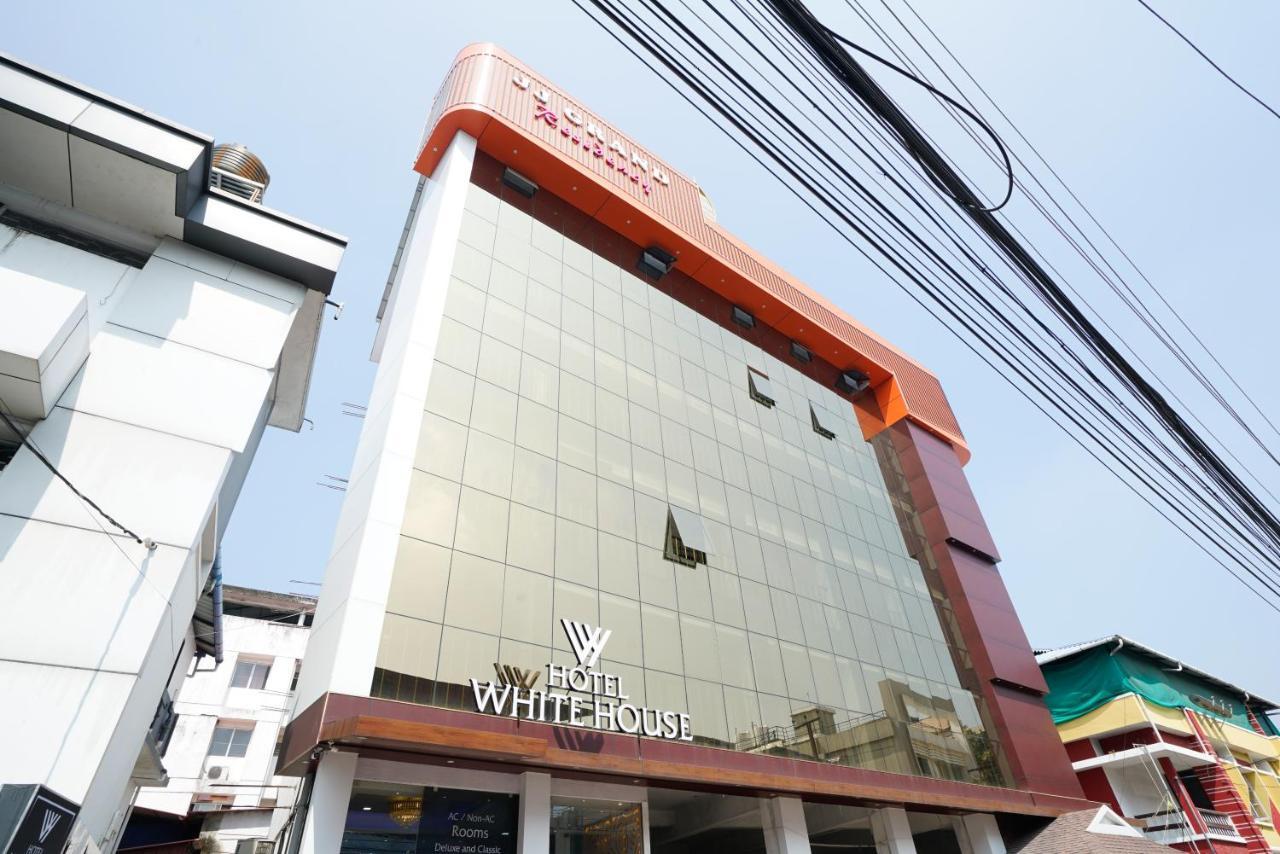 Hotel Signature Cochin Kochi Exterior photo