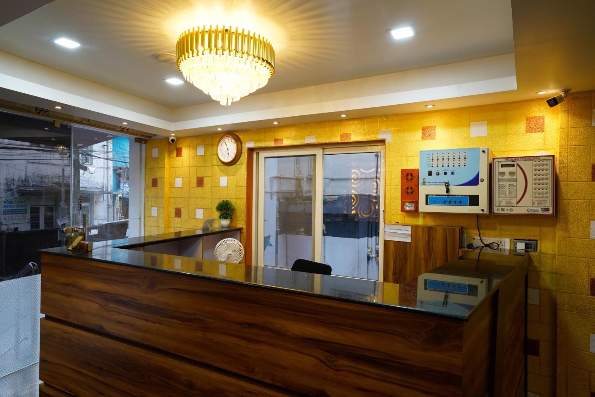 Hotel Signature Cochin Kochi Exterior photo