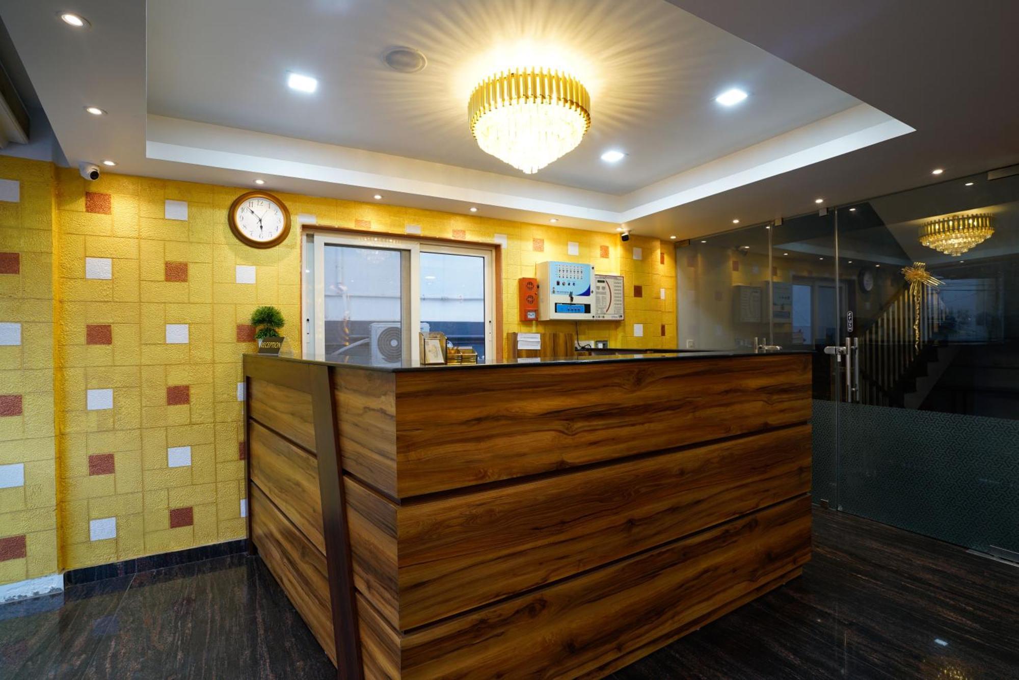 Hotel Signature Cochin Kochi Exterior photo