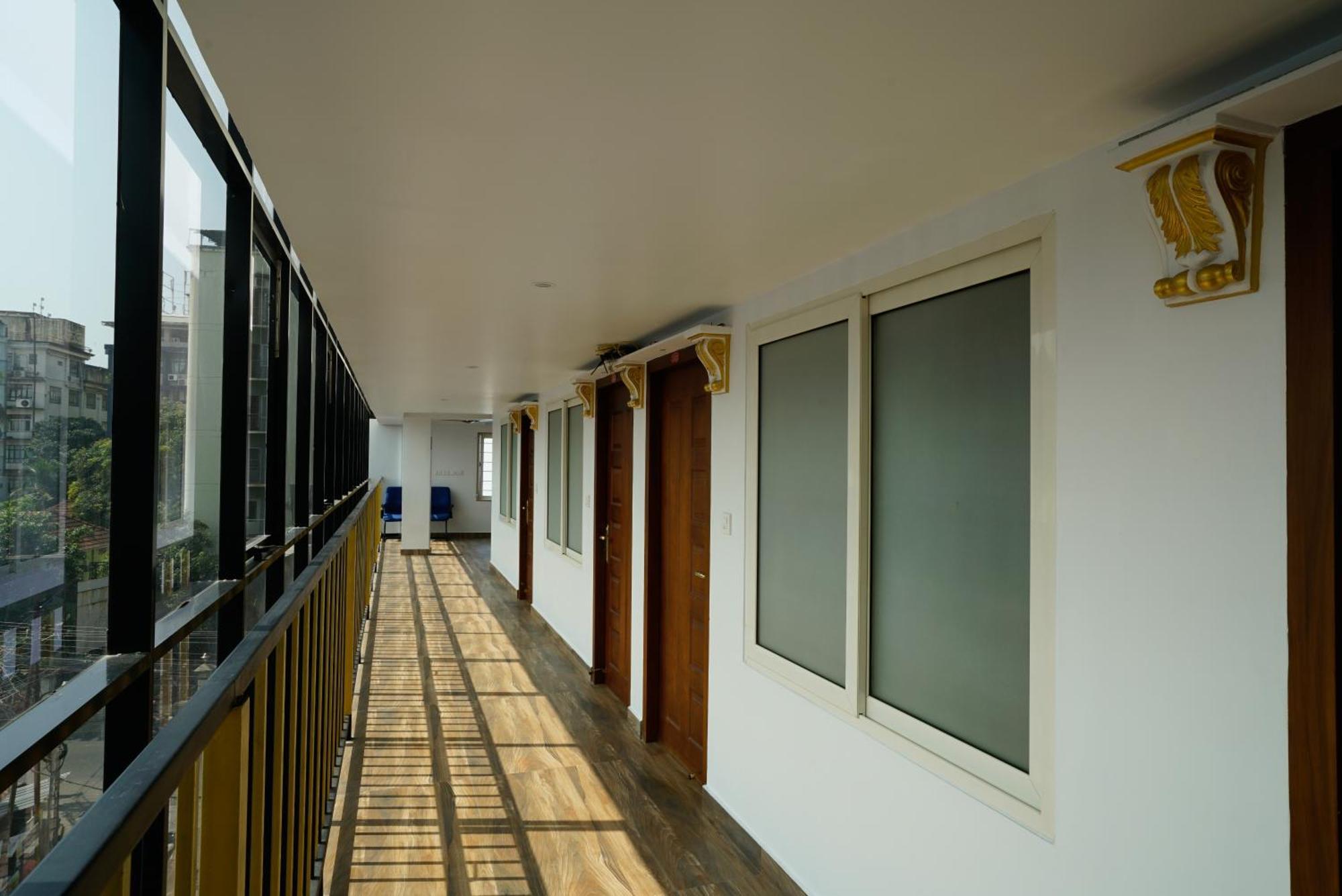 Hotel Signature Cochin Kochi Exterior photo