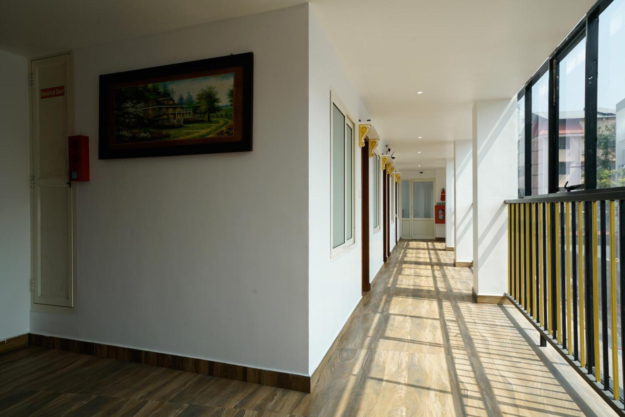 Hotel Signature Cochin Kochi Exterior photo
