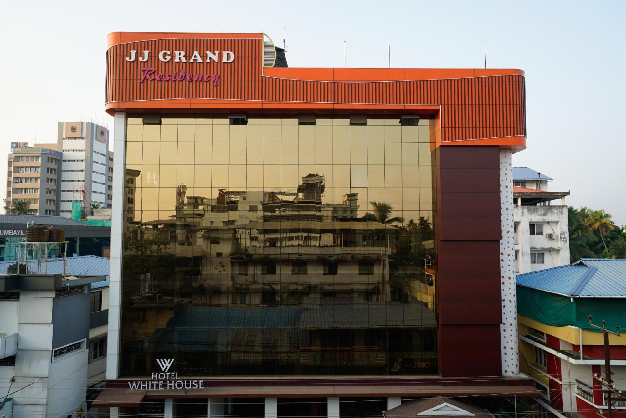 Hotel Signature Cochin Kochi Exterior photo