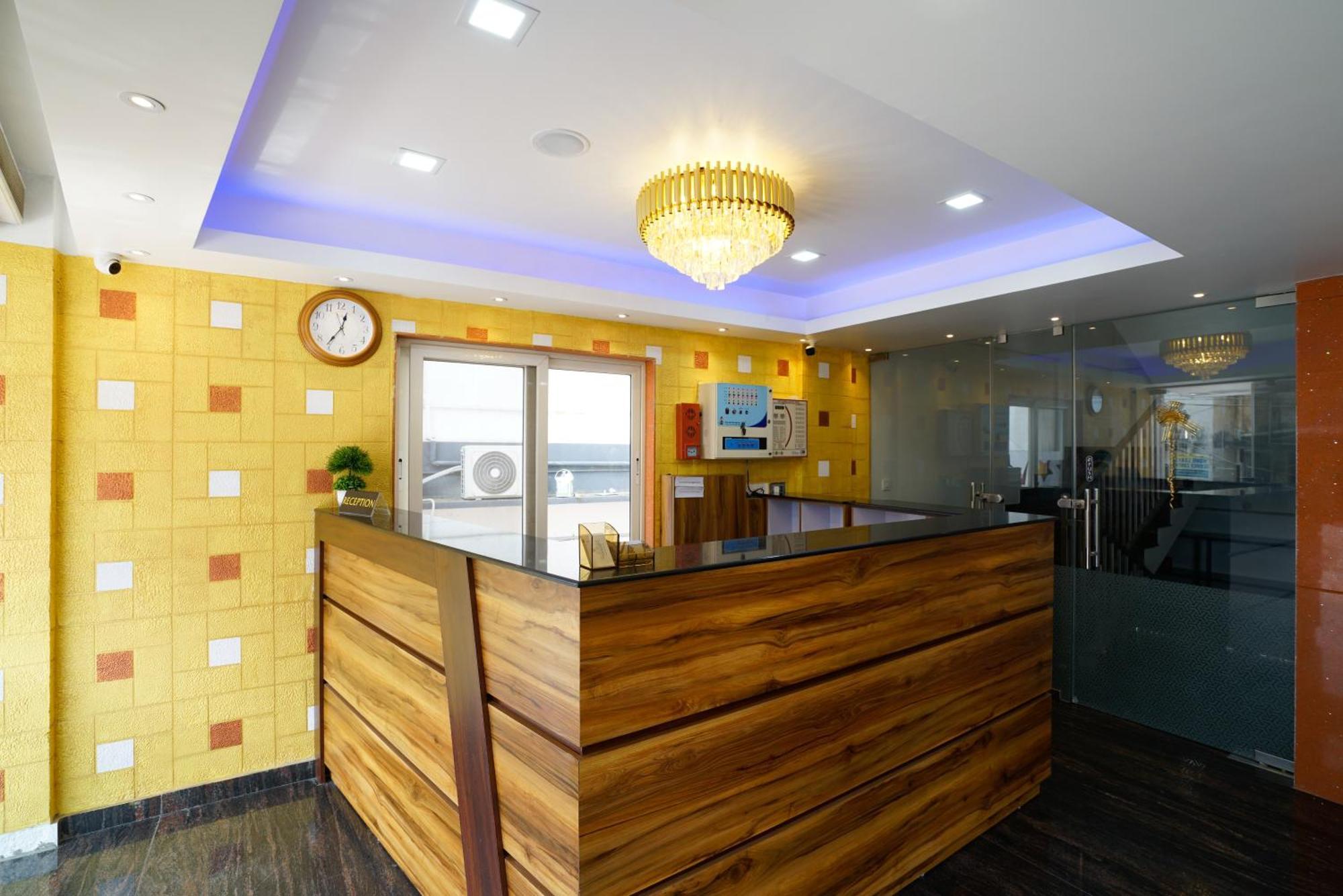 Hotel Signature Cochin Kochi Exterior photo