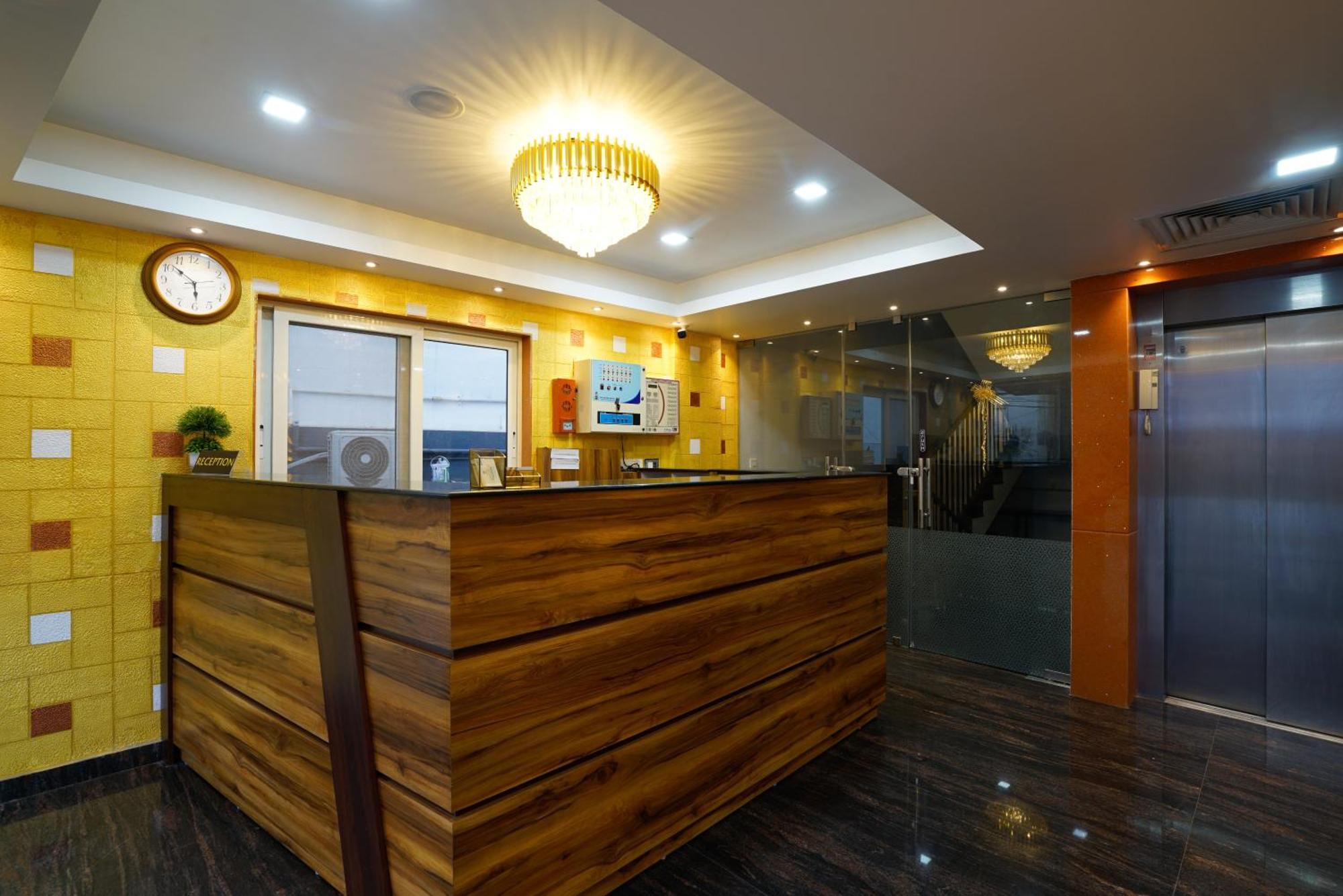 Hotel Signature Cochin Kochi Exterior photo