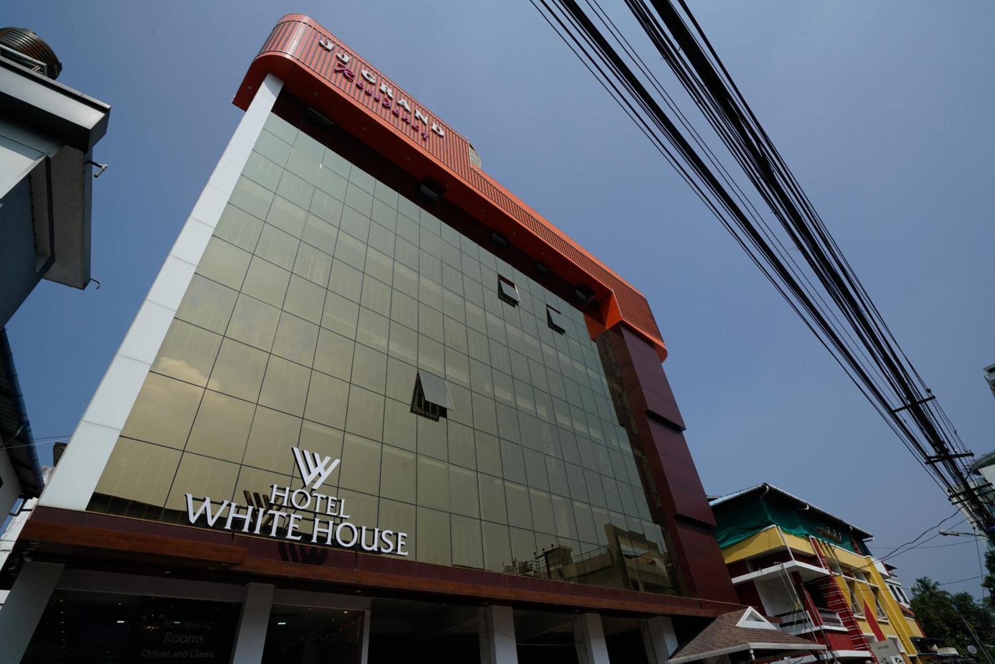 Hotel Signature Cochin Kochi Exterior photo