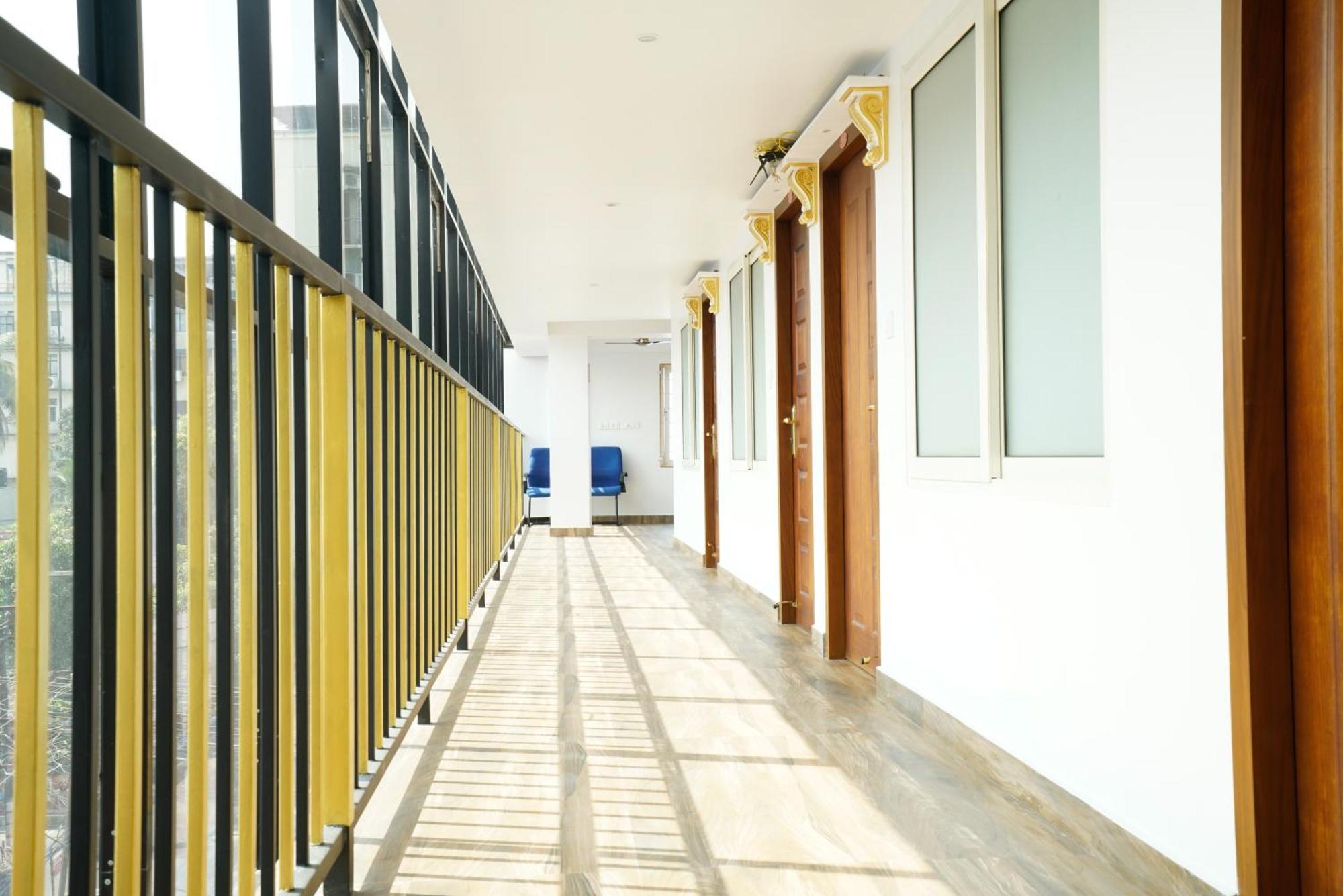 Hotel Signature Cochin Kochi Exterior photo